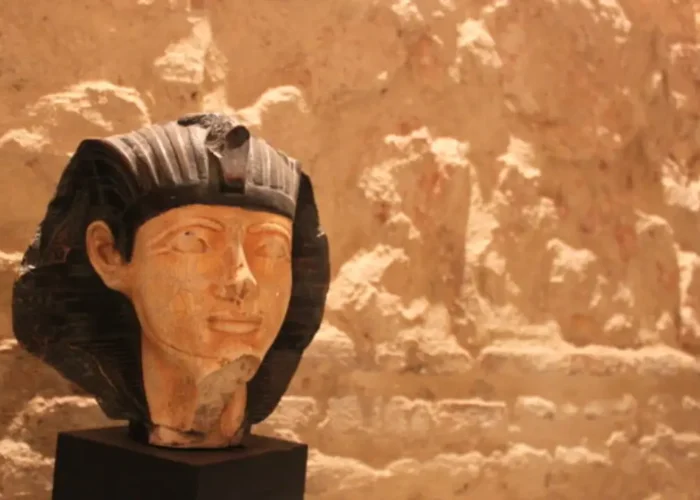 Antigua estatua egipcia